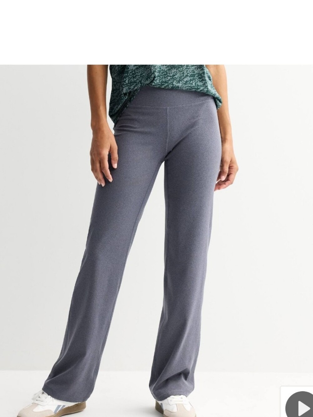 Tek Gear Women's Essential Soft Flare Leg Workout/Yoga/Casual Pants.  Size L